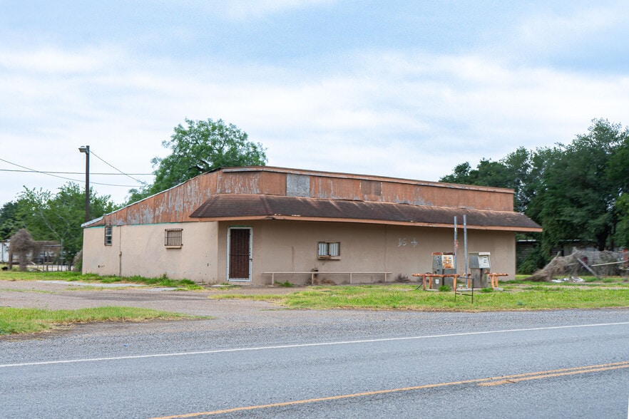 More Photos Of 29615 FM 493, Hargill General Retail For Sale