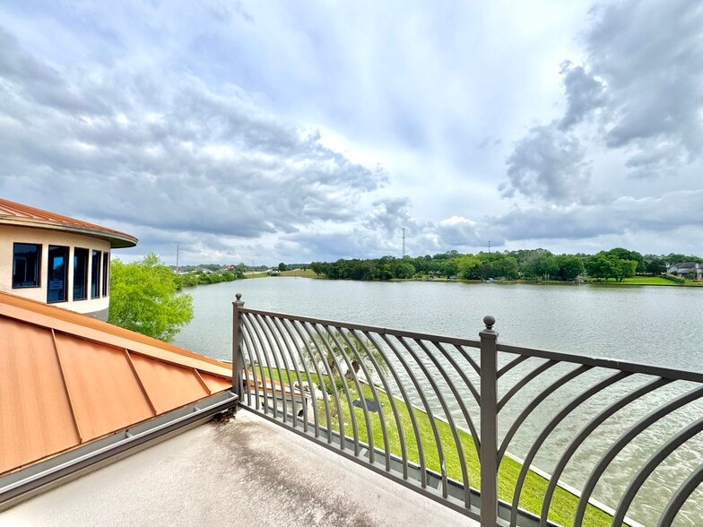 More Photos Of 18001 W Highway 105, Montgomery Medical For Lease