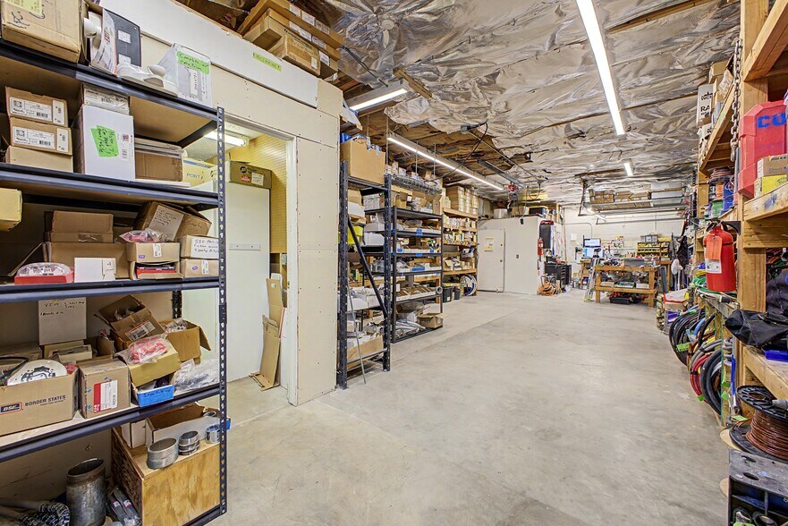 More Photos Of 2201 E 21st St, Tucson Warehouse For Lease