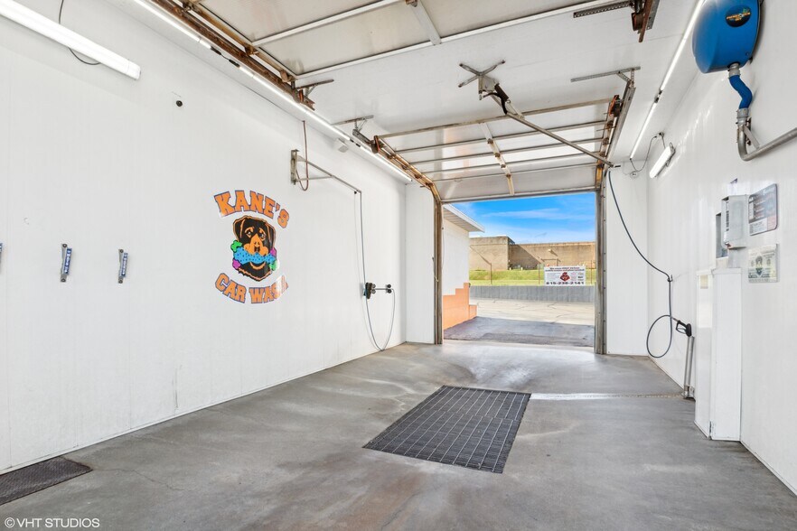 More Photos Of 731 Midwest Ct, Freeport Carwash For Sale