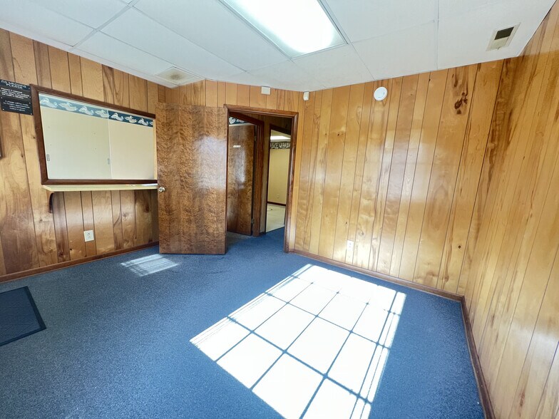 More Photos Of 109 Vine St, Pocomoke City Office For Lease