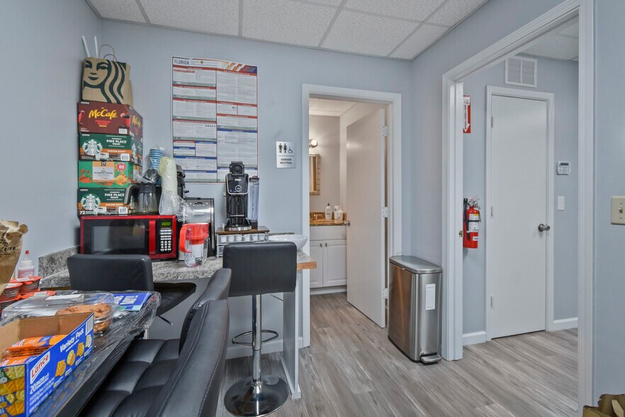 More Photos Of , Jacksonville Office For Sale