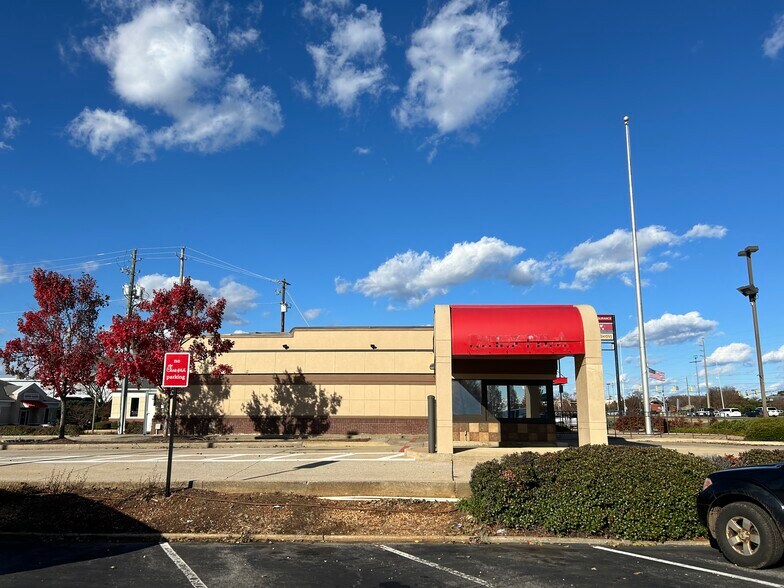 More Photos Of 2014 McFarland Blvd E, Tuscaloosa Fast Food For Lease