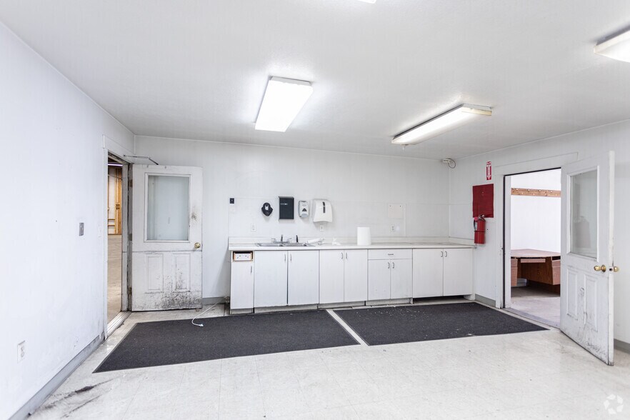 More Photos Of 1876 W Fortune Rd, Salt Lake City Manufacturing For Sale