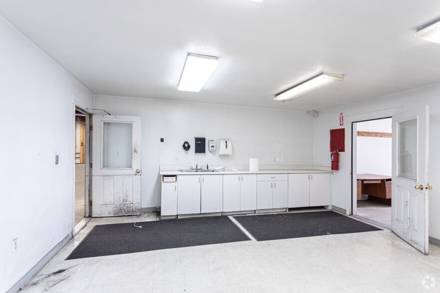 More Photos Of 1876 W Fortune Rd, Salt Lake City Manufacturing For Sale