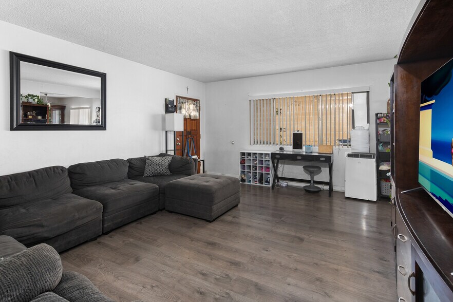 More Photos Of 8620-8624 Watson St, Cypress Apartments For Sale