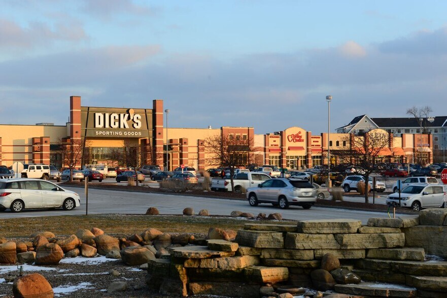 More Photos Of 4601 1st Ave SE, Cedar Rapids Unknown For Lease