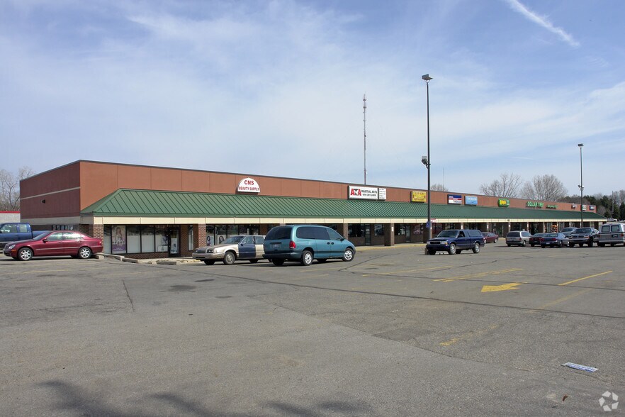More Photos Of 1621 Leonard St NE, Grand Rapids Freestanding For Lease