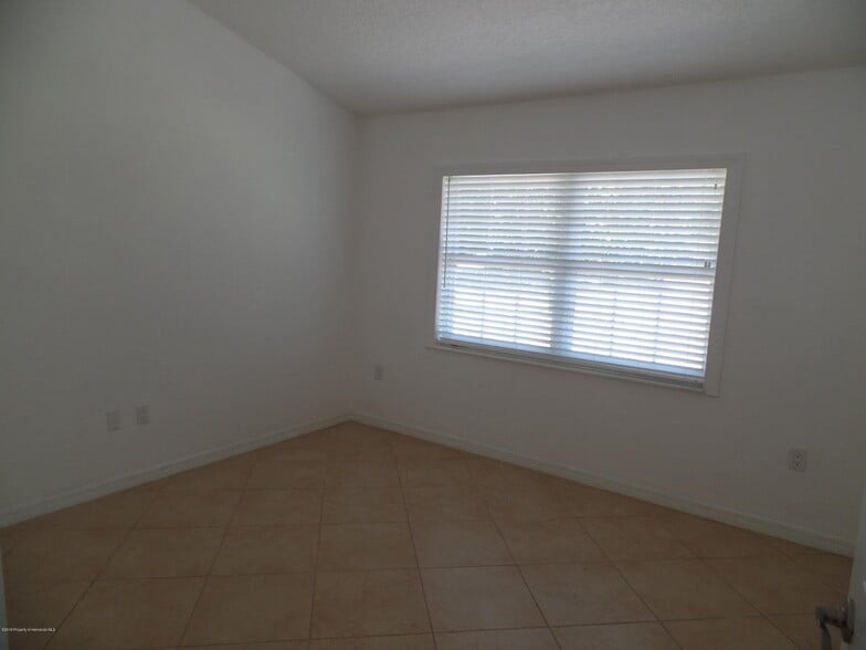 More Photos Of 8028 Spring Hill Dr, Spring Hill Coworking Space