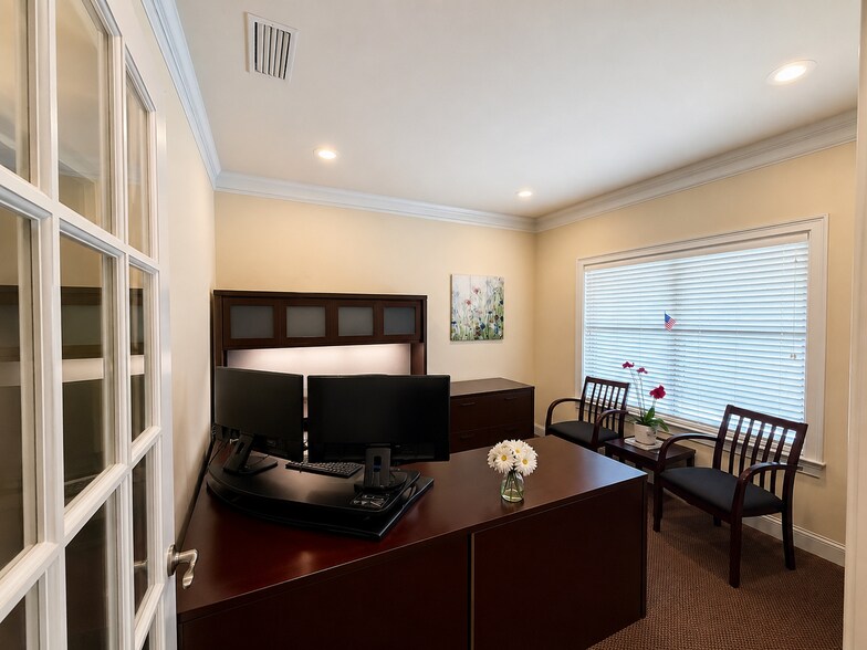 More Photos Of 1614 Mahan Center Blvd, Tallahassee Office For Sale