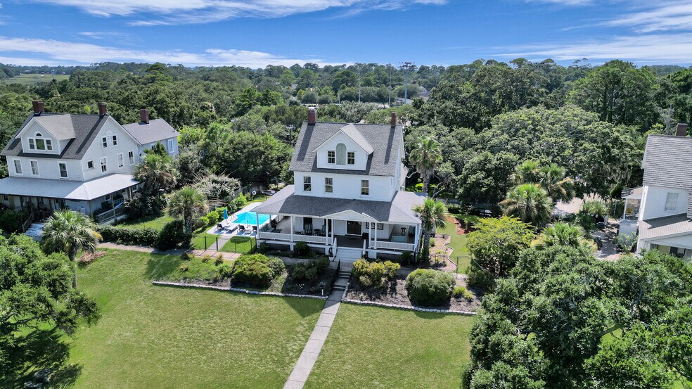 More Photos Of 21 Officers Row, Tybee Island Hospitality For Sale