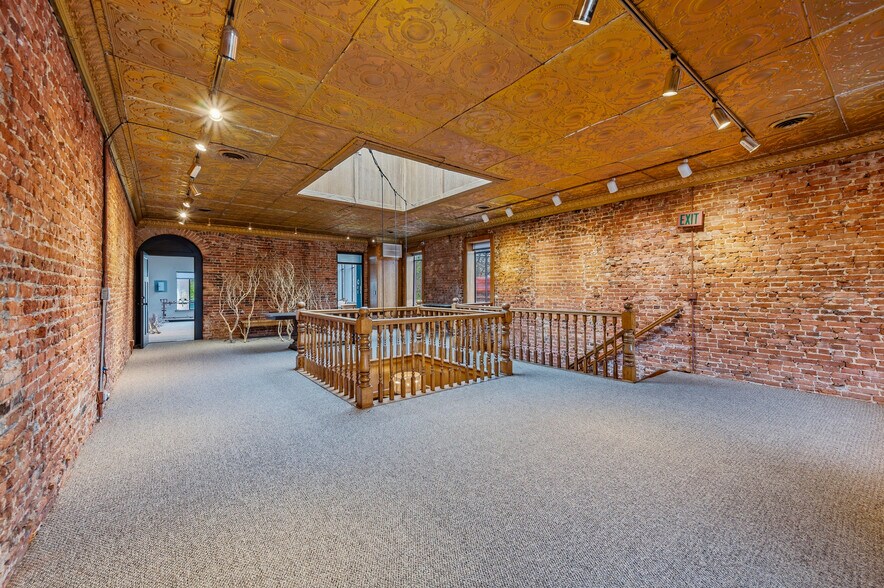 More Photos Of 102 W Main St, Grass Valley General Retail For Sale