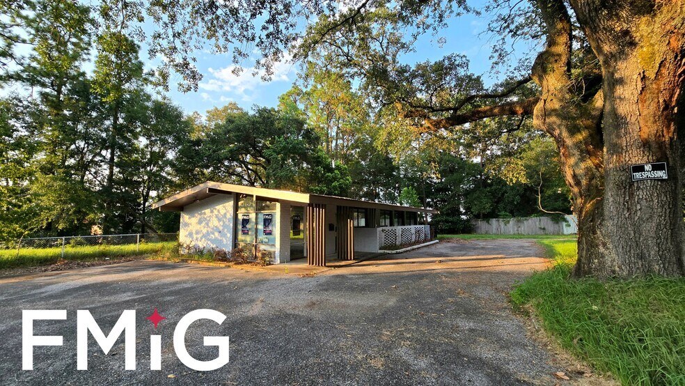 More Photos Of 515 Azalea Rd, Mobile Medical For Sale
