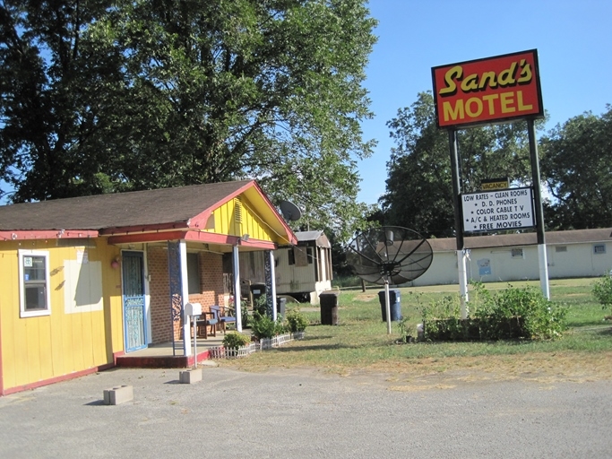 Primary Photo Of 294 Highway 79, Marianna Hotel For Sale