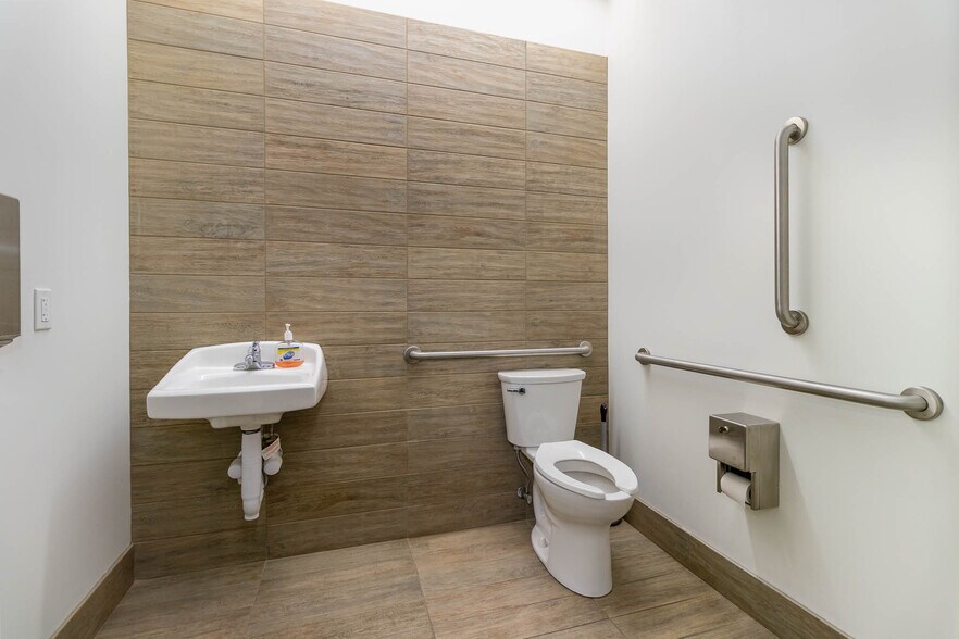 More Photos Of 17-19 E Court St, Cincinnati Apartments For Sale