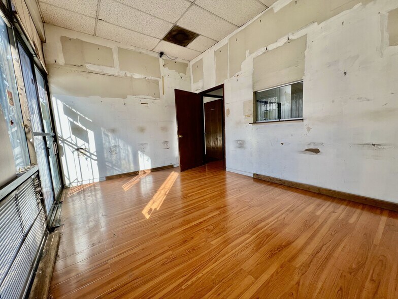 More Photos Of 808 Hill St, Los Angeles Office For Lease