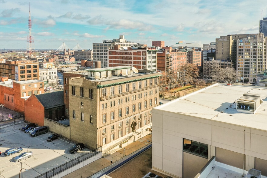 More Photos Of 1411 Locust St, Saint Louis Shelter For Sale