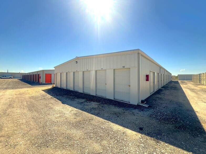 More Photos Of 8109 Us Highway 77, Sinton Self Storage For Sale