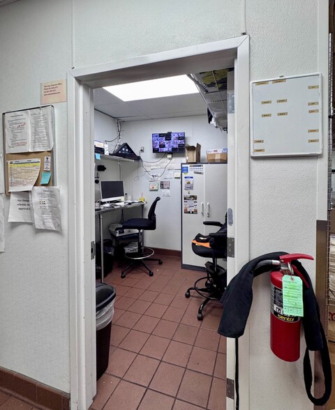 More Photos Of 3201 W Stan Schlueter Loop, Killeen General Retail For Sale