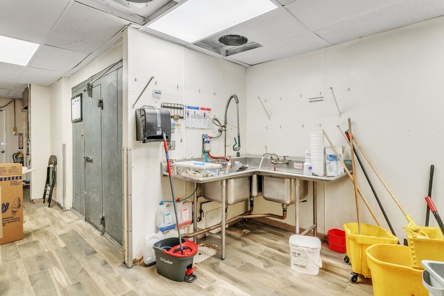 More Photos Of 1535 Memorial Dr, Chicopee Restaurant For Sale