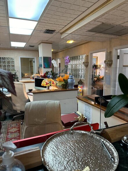 More Photos Of 420 S Dixie Hwy, Coral Gables Loft Creative Space For Sale