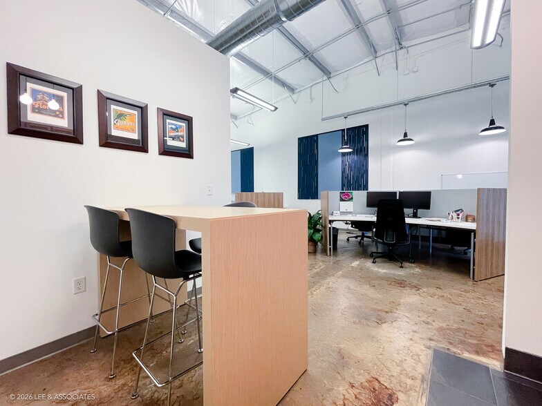 More Photos Of 100-112 SW 6th St, Gainesville Office For Lease