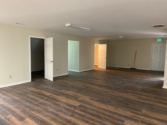 More Photos Of 6911 Cleveland Hwy, Clermont Office For Lease