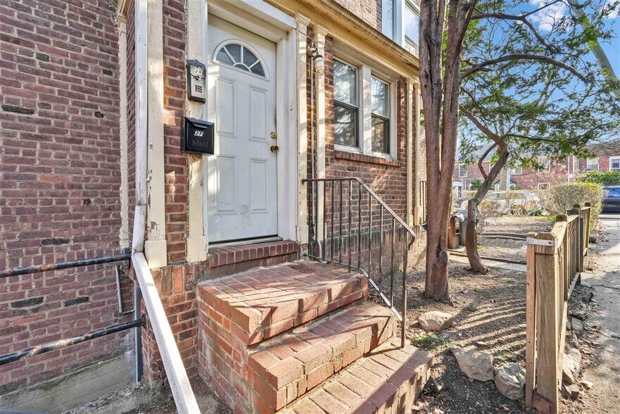 More Photos Of 3930 45th St, Sunnyside Apartments For Sale