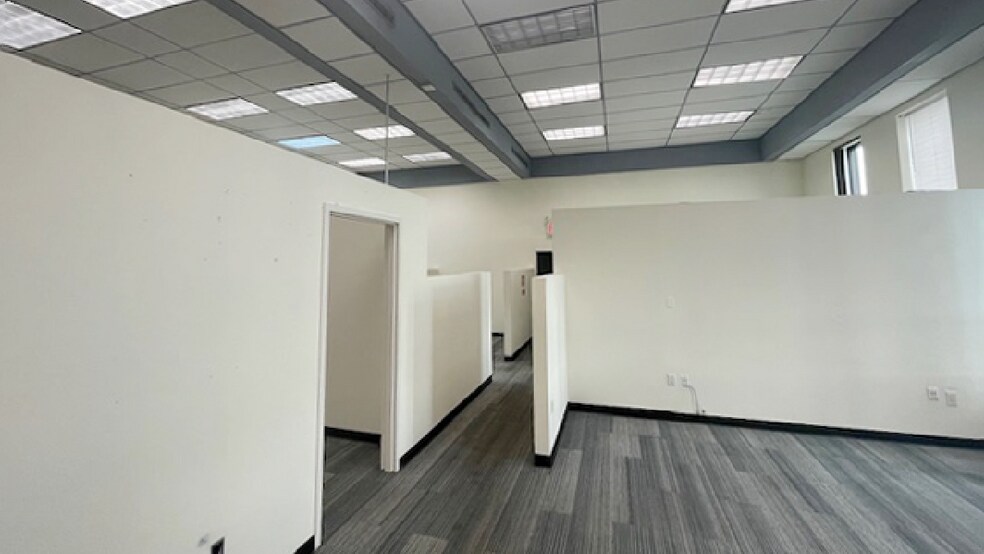 More Photos Of 15829 Cross Bay Blvd, Howard Beach Office For Sale