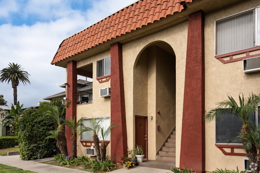 More Photos Of 420-422 S Birch St, Santa Ana Apartments For Sale