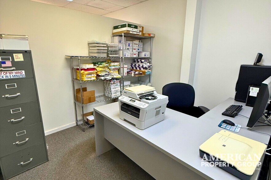 More Photos Of 1800 Northgate Blvd, Sarasota Light Distribution For Lease