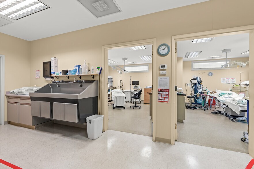 More Photos Of 1011 Lindsay St, High Point Medical For Sale