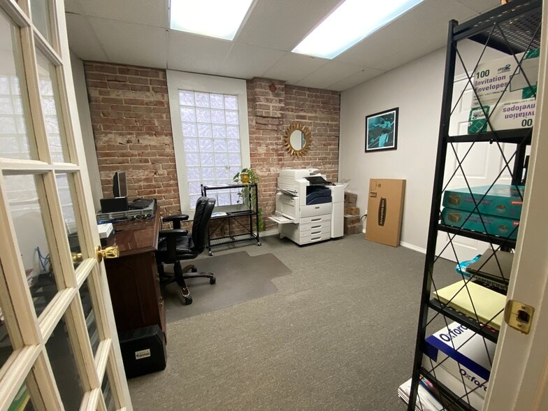More Photos Of 212 N Main St, Sand Springs Office For Sale