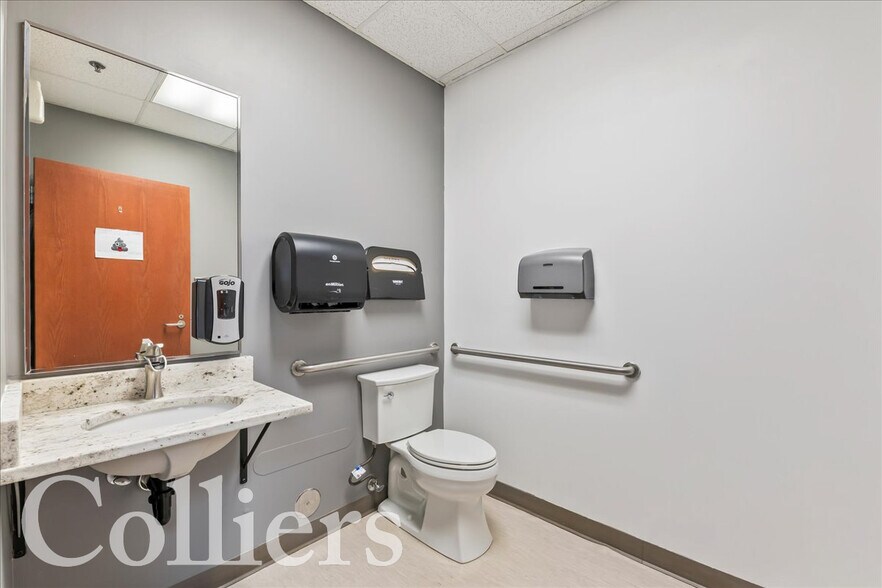 More Photos Of 745 S Progress Ave, Meridian Medical For Sale