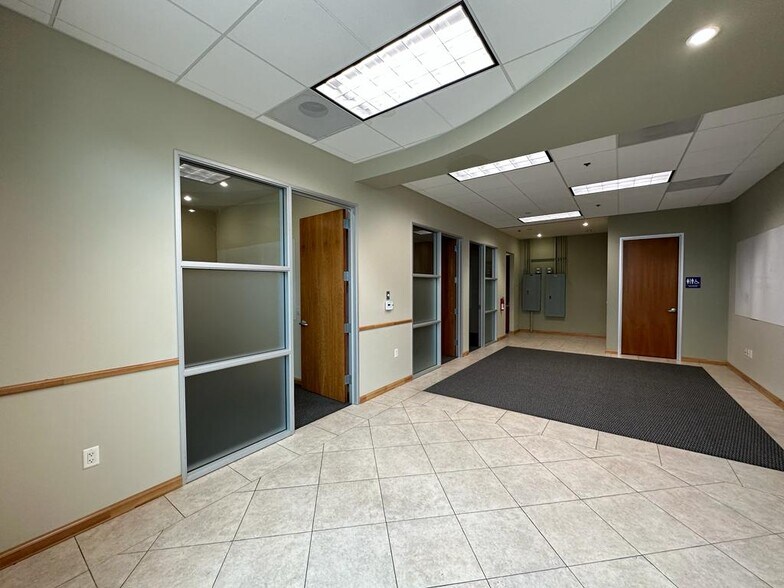 More Photos Of 9650 Research Dr, Irvine Office For Lease