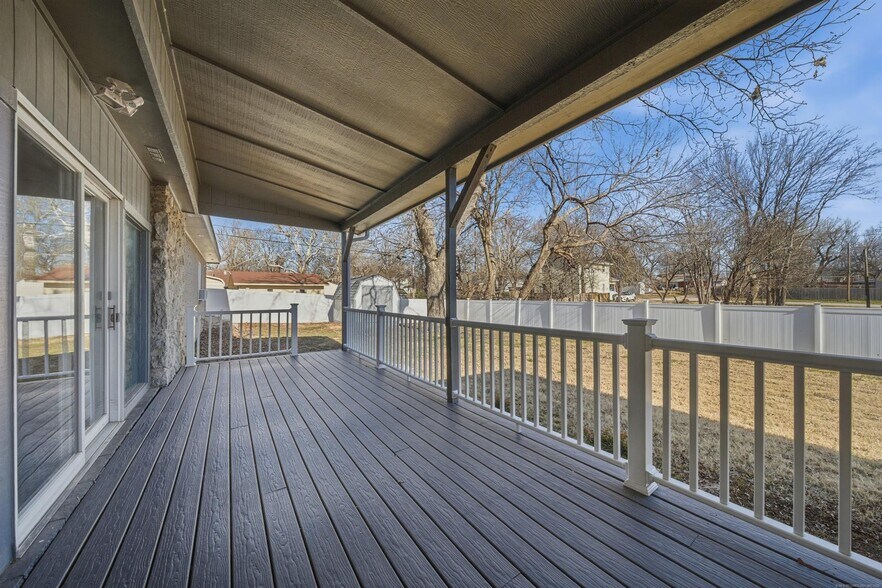 More Photos Of 1718 W Broadway St, Collinsville Office Residential For Sale