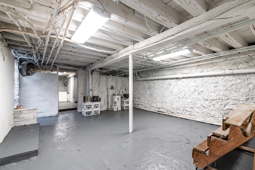 More Photos Of 318-320 Cortelyou Rd, Brooklyn Storefront Retail Residential For Lease