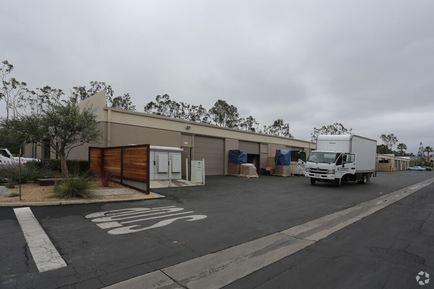 More Photos Of 23011 Moulton Pky, Laguna Hills Light Manufacturing For Lease
