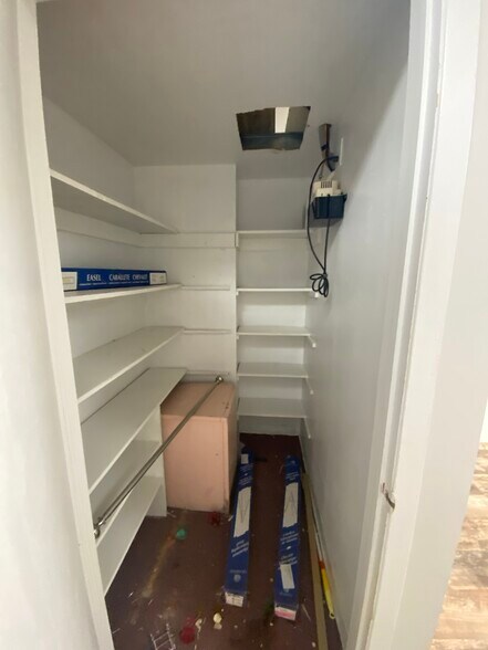 More Photos Of 2814-2841 Merrick Rd, Bellmore Storefront Retail Office For Sale