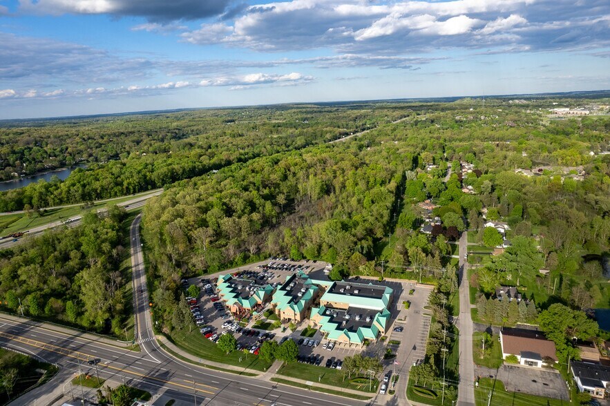 More Photos Of 7210 N Main St, Village of Clarkston Medical For Lease