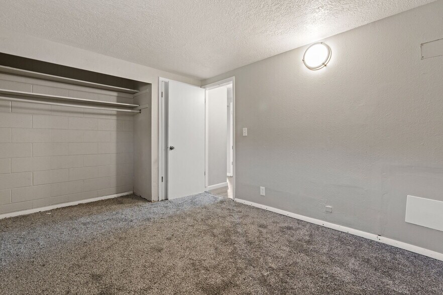 More Photos Of 1002-1022 E Poplar St, Pocatello Multifamily For Sale