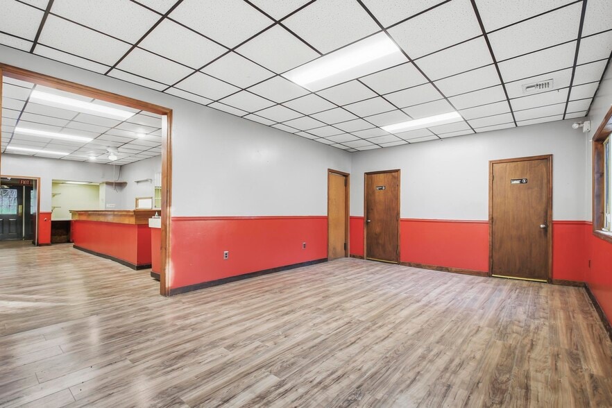 More Photos Of 116 Ringtown Blvd, Ringtown Flex For Sale