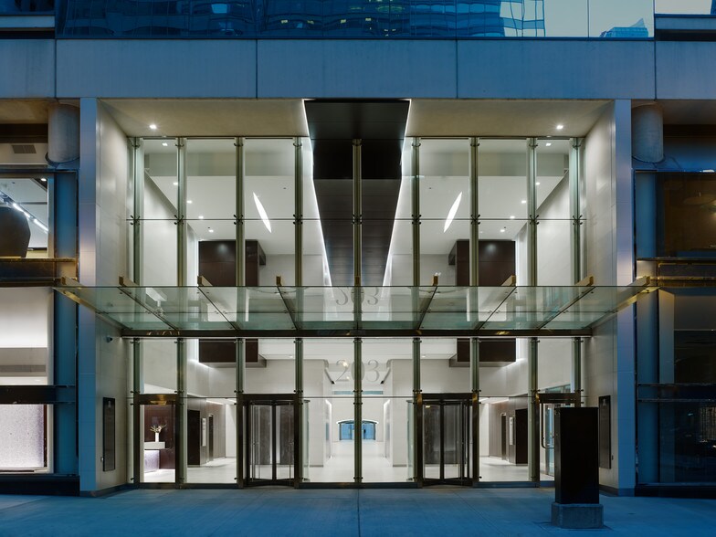 More Photos Of 203 N LaSalle St, Chicago Office For Lease