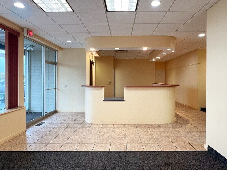 More Photos Of 2401-2437 W 26th St, Erie Unknown For Lease