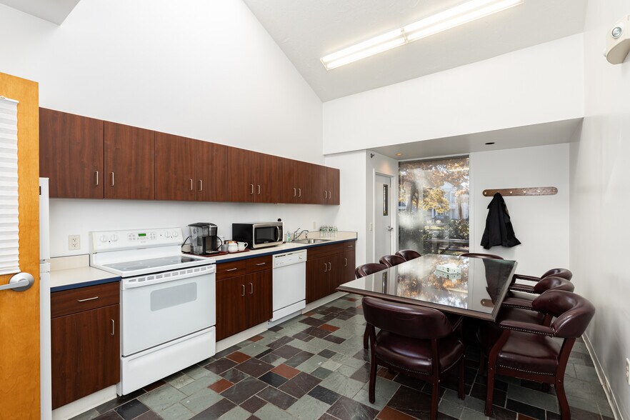 More Photos Of 700 Attucks Ln, Hyannis Medical For Sale