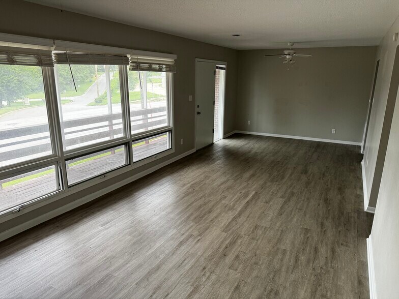 More Photos Of 2701-2727 Hubbell Ave, Des Moines Apartments For Sale