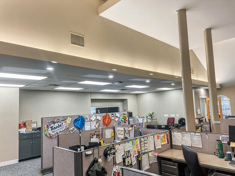 More Photos Of 411 Pacific Ave, Tillamook Office For Sale