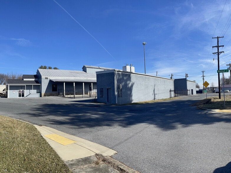 More Photos Of 36 Walnut St, Thurmont Warehouse For Lease
