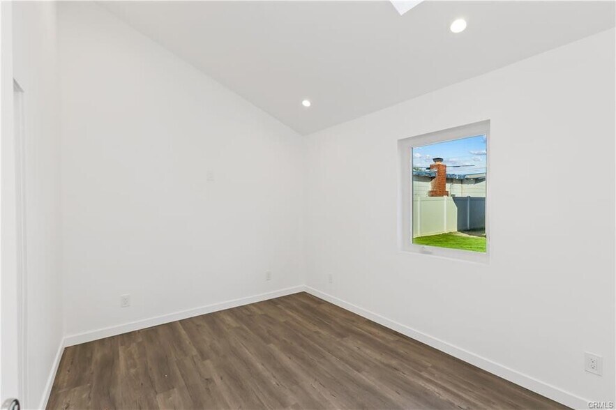 More Photos Of 552 N Cambridge St, Orange Multifamily For Sale