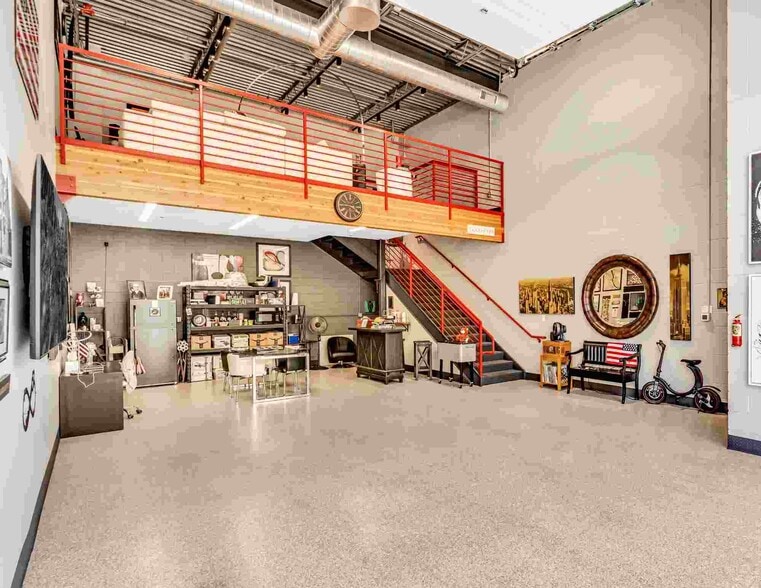 More Photos Of 15032 N 74th St, Scottsdale Showroom For Sale